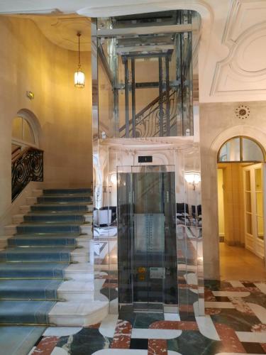 VILLA-LIFT-DOWN-2
